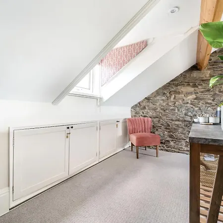 4 Beckside בית הארחה