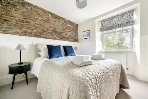 4 Beckside Windermere